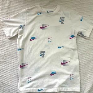 Nike Boys Youth XL Tshirt ( NWOT)